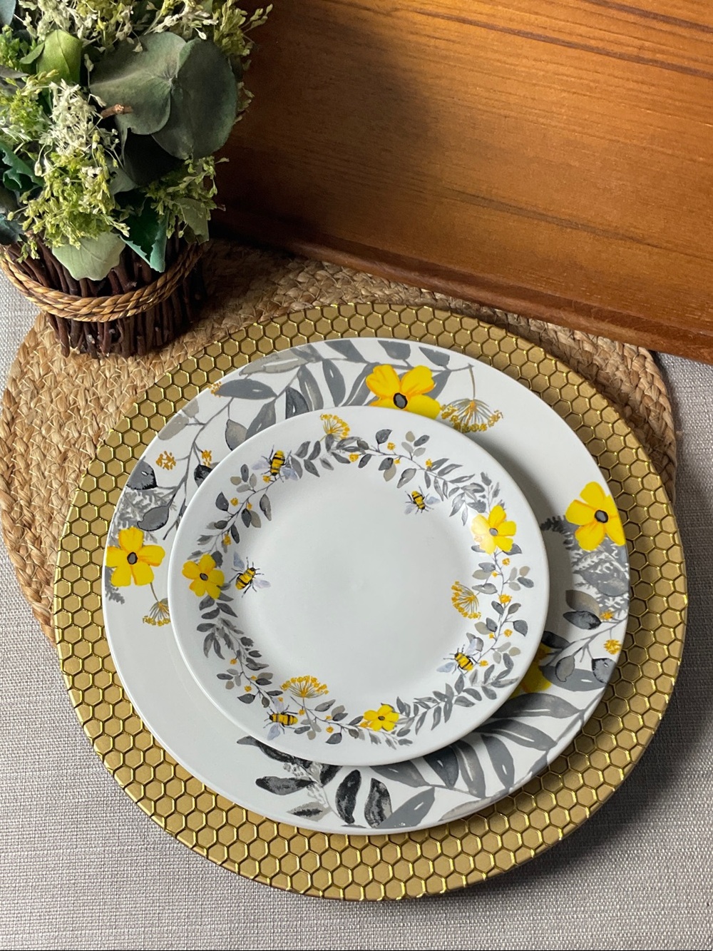 Royal Norfolk Bee Plate Set Gold Honeycomb Charger Farmhouse Tablescape Set